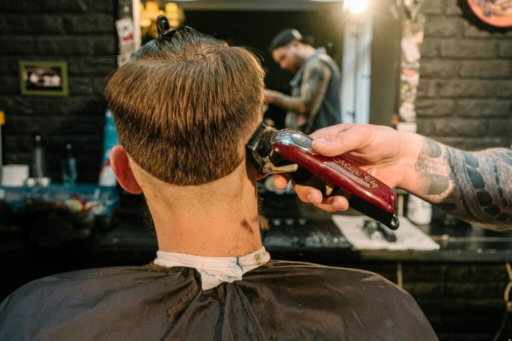 Barber Tools Wahl Magic Clip doing a fade